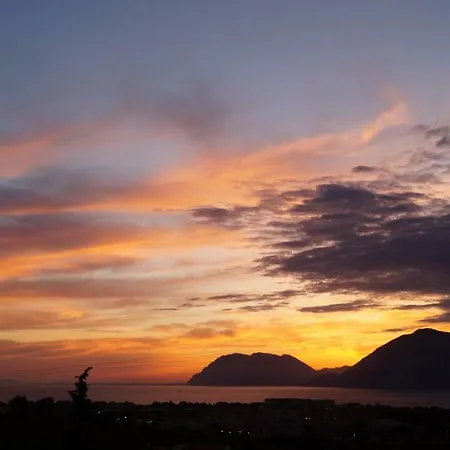 λαδάς, Ladas Villa